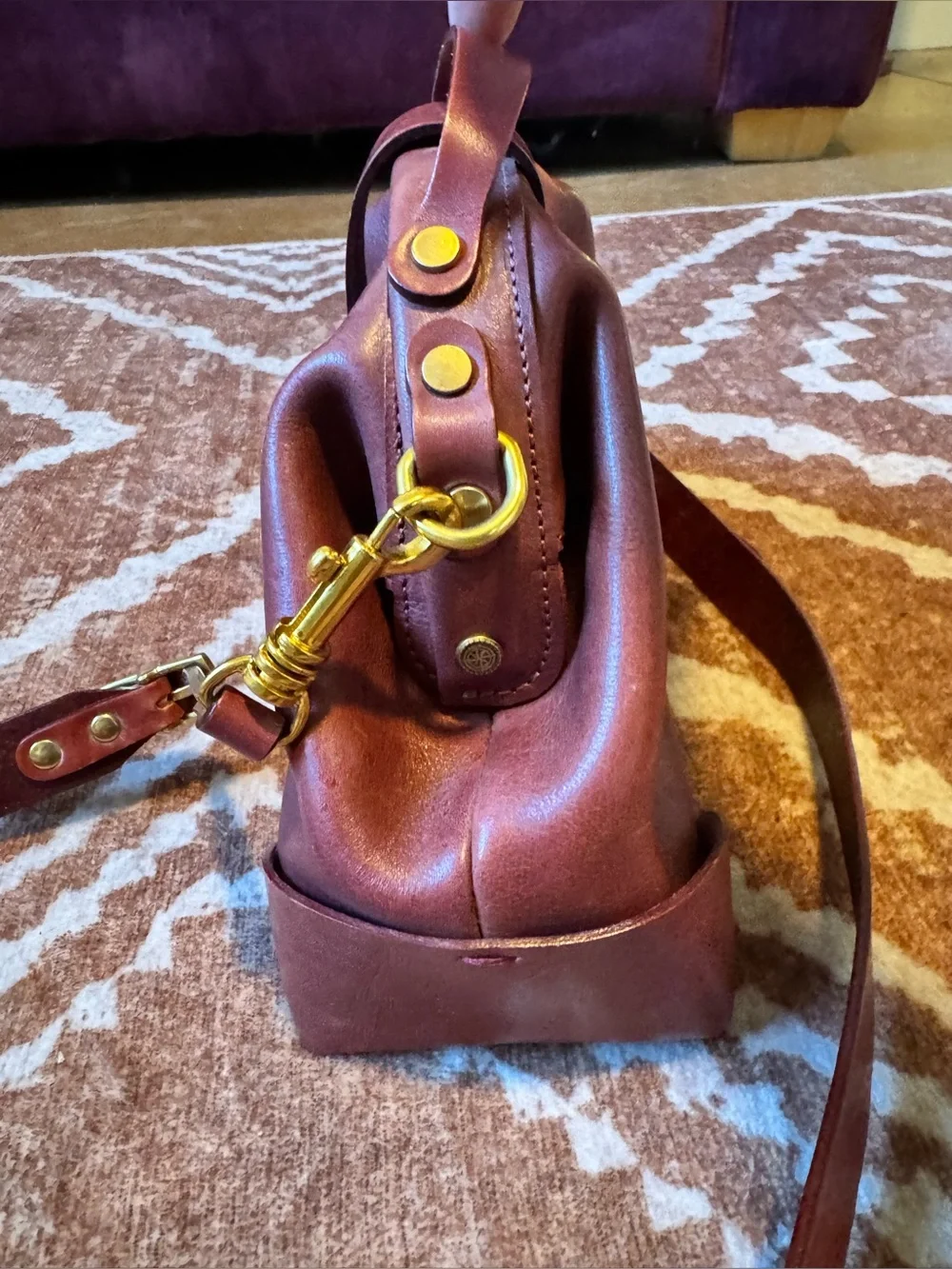 Old trend modern vintage burgundy leather dr bag brass crossbody embossed strap